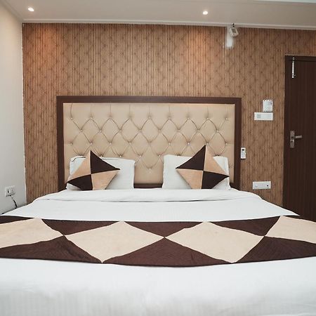 Hotel B Continental Delhi Zewnętrze zdjęcie