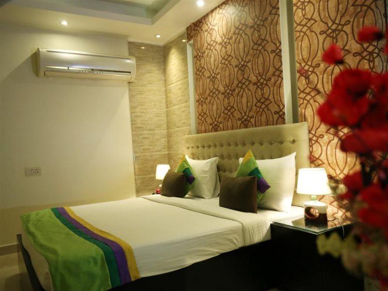 Hotel B Continental Delhi Zewnętrze zdjęcie