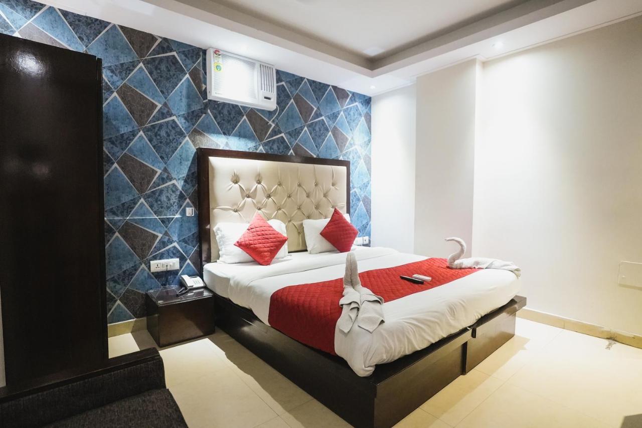 Hotel B Continental Delhi Zewnętrze zdjęcie
