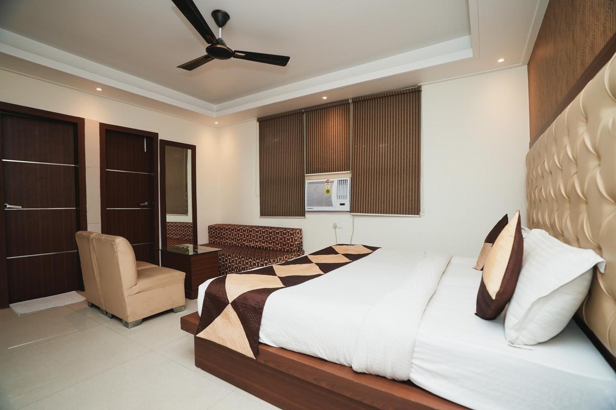 Hotel B Continental Delhi Zewnętrze zdjęcie