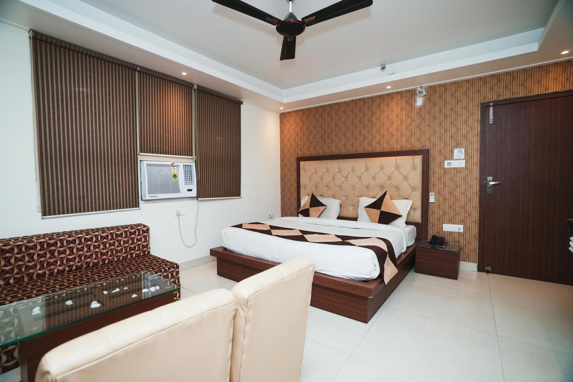 Hotel B Continental Delhi Zewnętrze zdjęcie