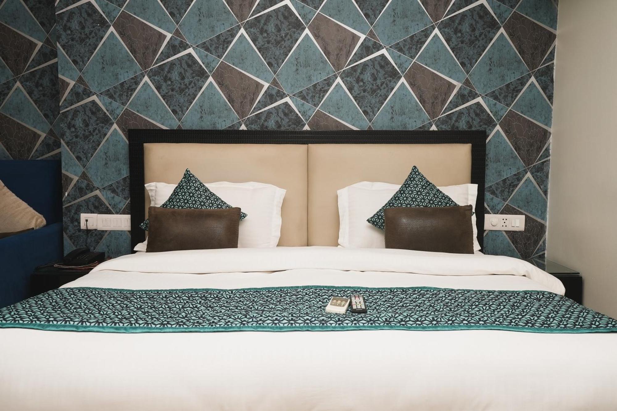Hotel B Continental Delhi Zewnętrze zdjęcie