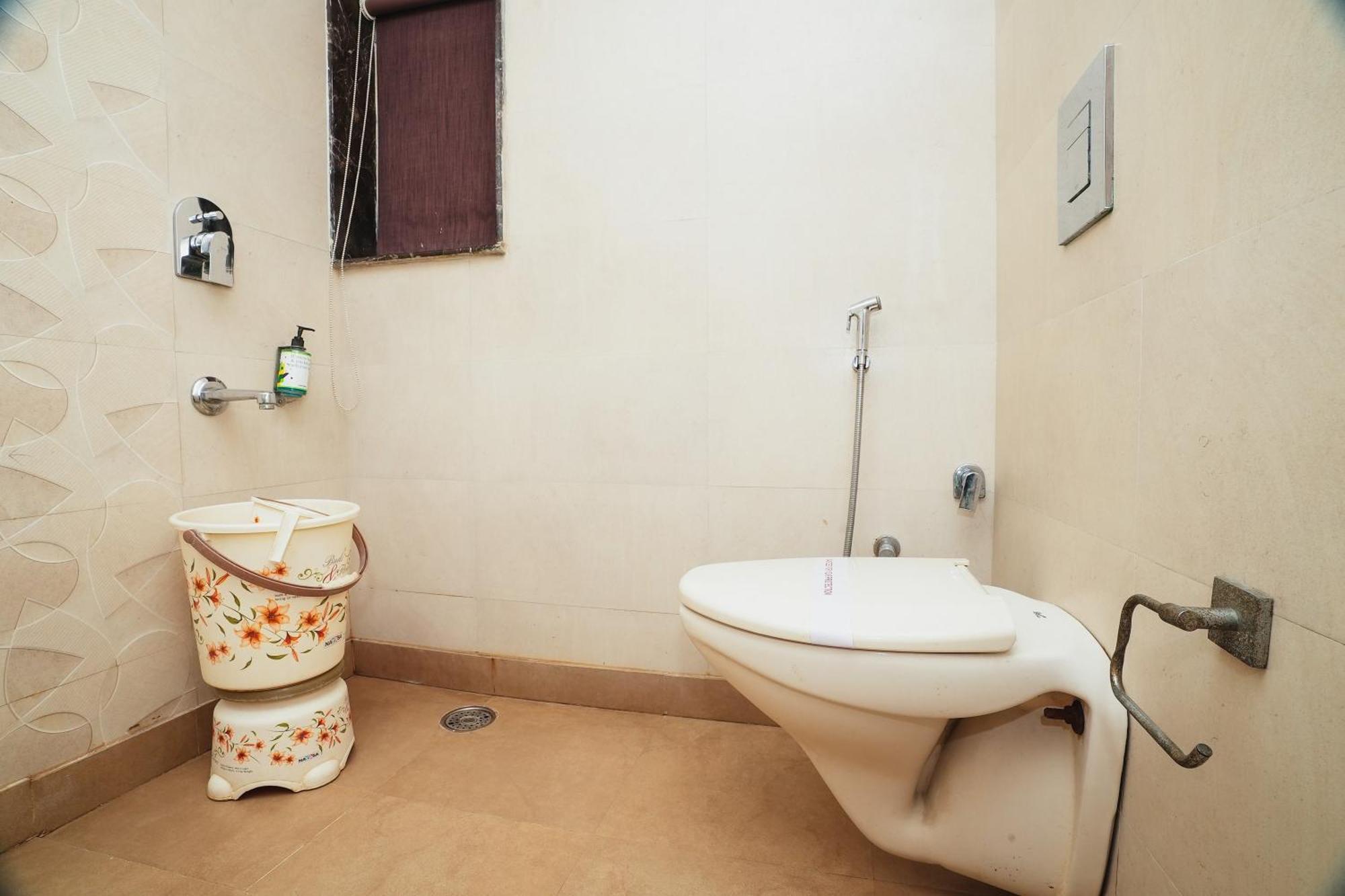 Hotel B Continental Delhi Zewnętrze zdjęcie