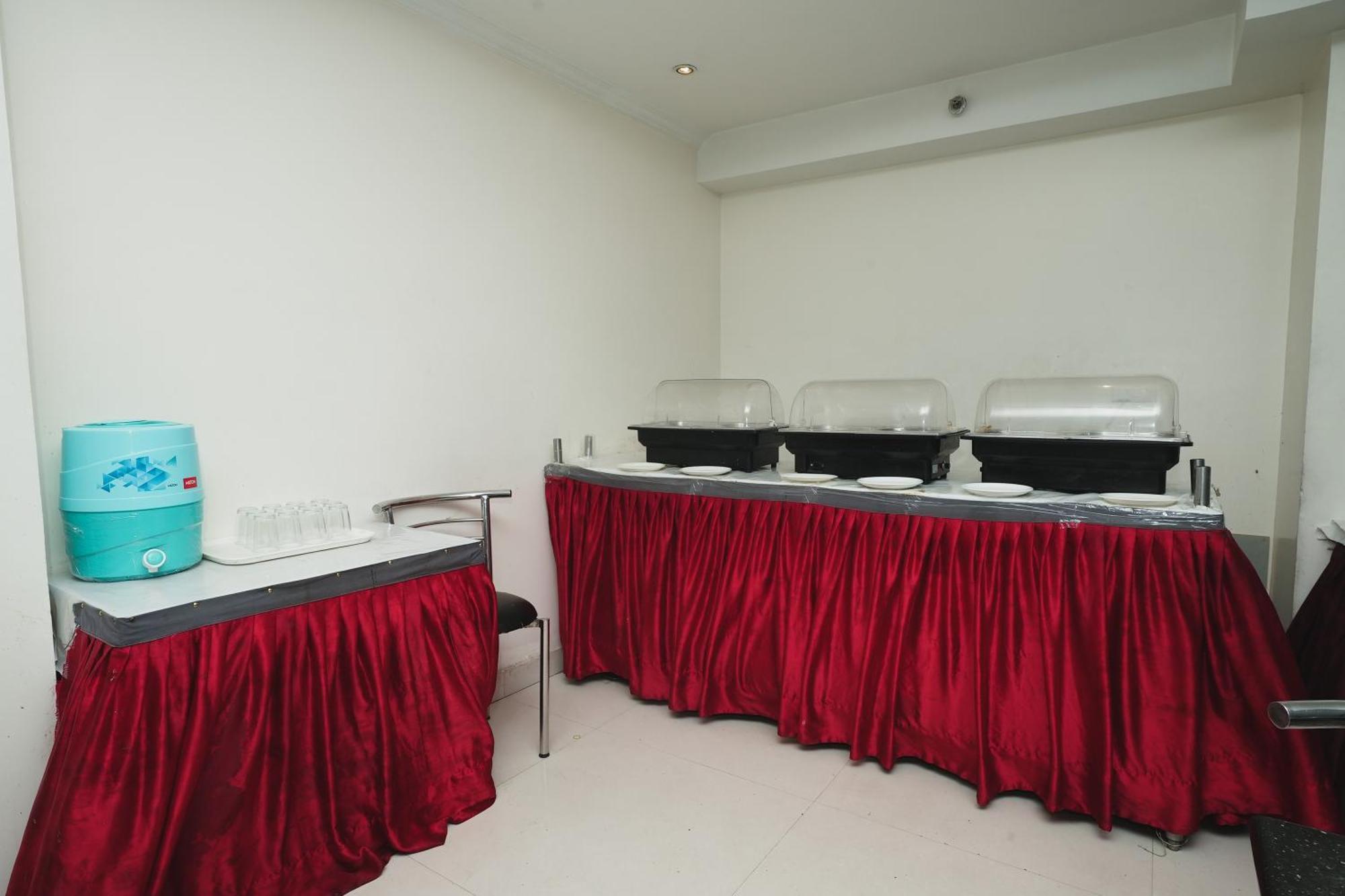 Hotel B Continental Delhi Zewnętrze zdjęcie