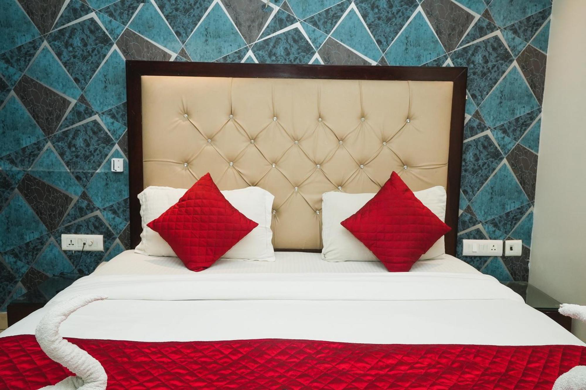 Hotel B Continental Delhi Zewnętrze zdjęcie