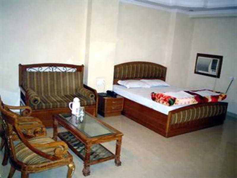 Hotel B Continental Delhi Pokój zdjęcie
