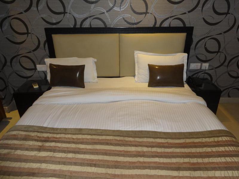 Hotel B Continental Delhi Zewnętrze zdjęcie