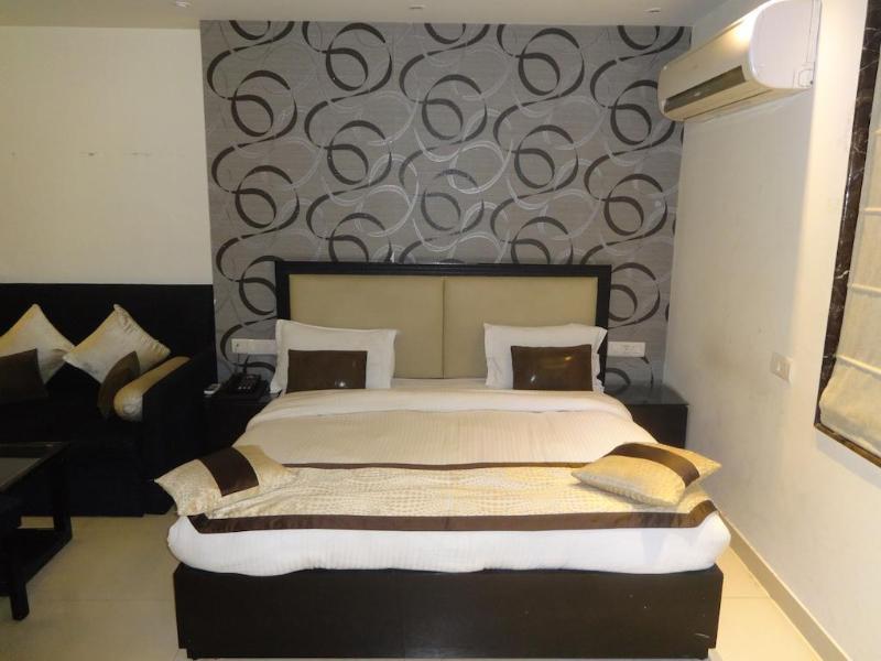 Hotel B Continental Delhi Zewnętrze zdjęcie