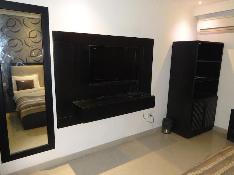Hotel B Continental Delhi Zewnętrze zdjęcie