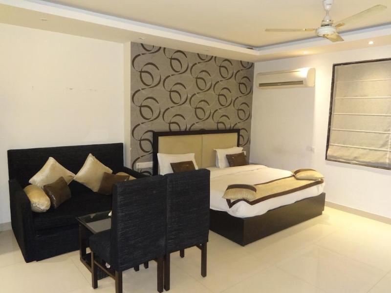 Hotel B Continental Delhi Zewnętrze zdjęcie