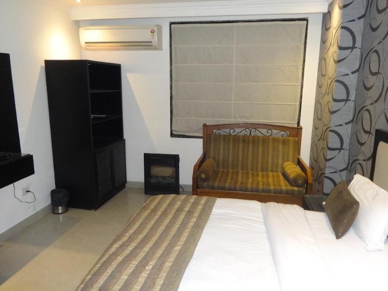 Hotel B Continental Delhi Zewnętrze zdjęcie