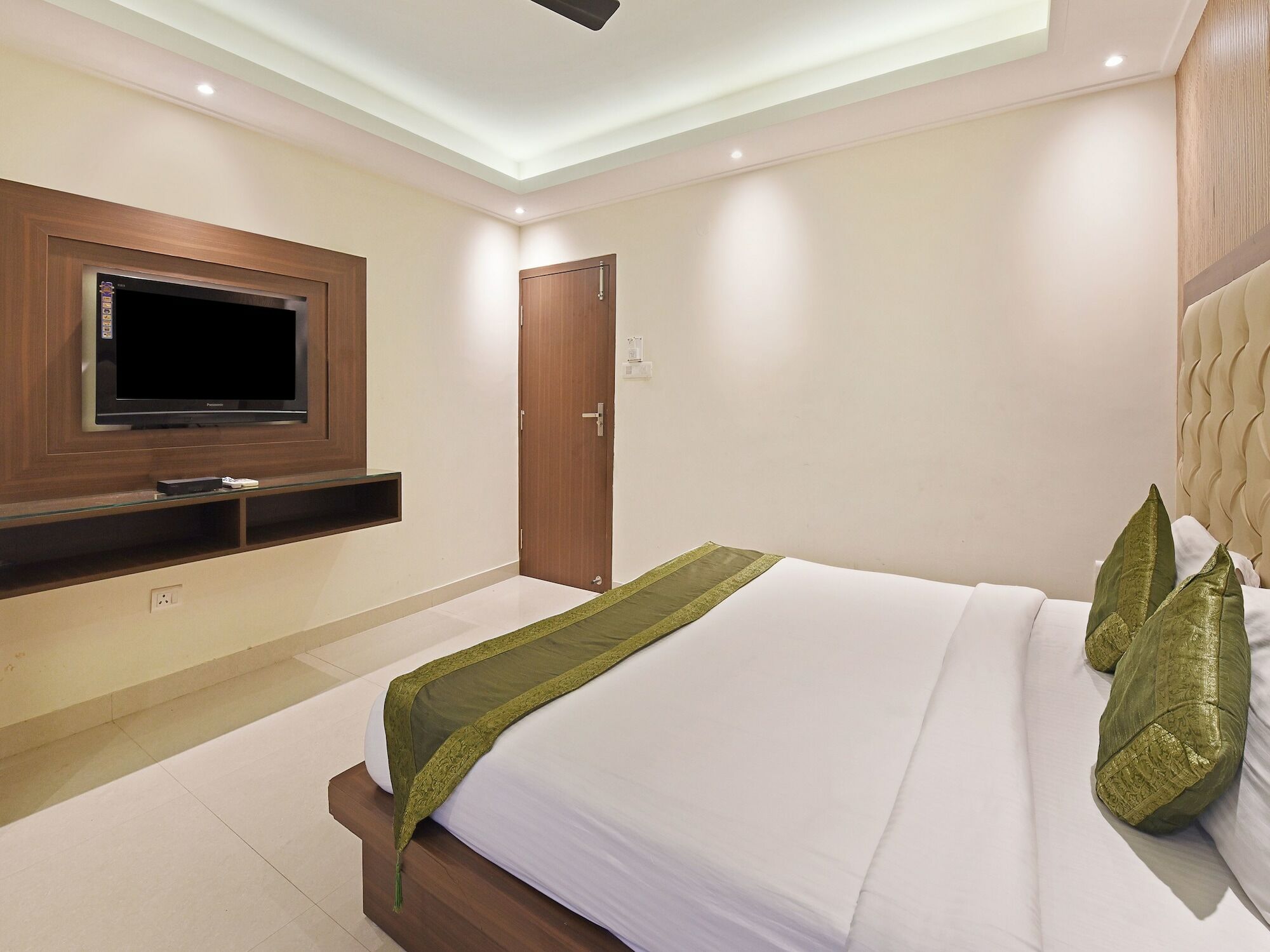 Hotel B Continental Delhi Zewnętrze zdjęcie